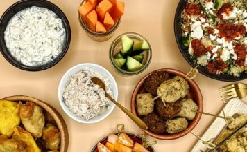 Comment organiser un repas d’entreprise sur Paris ? Buffet entreprise paris